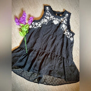 Eyeshadow Lace Peplum Tank Top - Medium
